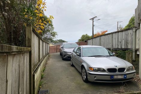 Photo of property in 4a Stella Grove, Newlands, Wellington, 6037