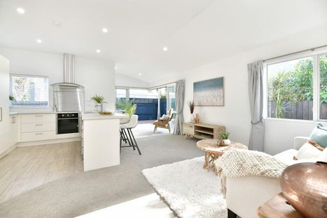 Photo of property in 17a Hatton Road, Orewa, 0931