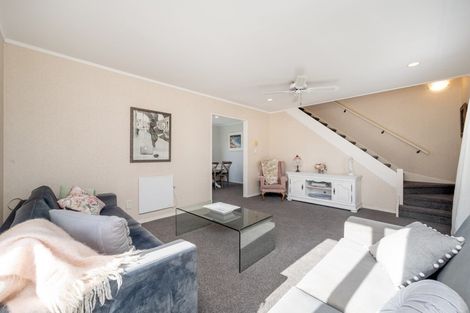 Photo of property in 80b Aviemore Drive, Highland Park, Auckland, 2010