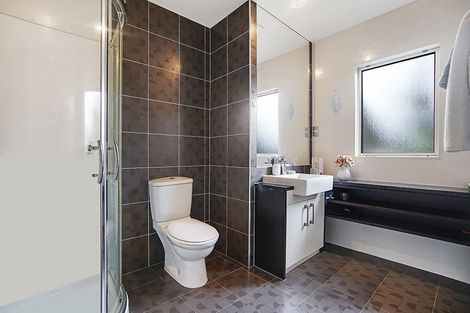 Photo of property in 2 Hawkdun Drive, Flat Bush, Auckland, 2016