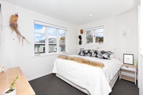 Photo of property in 99 Hobsonville Road, West Harbour, Auckland, 0618
