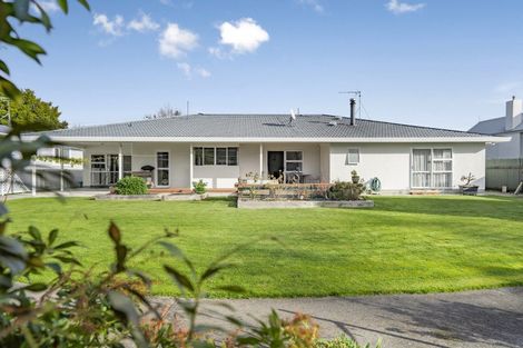 Photo of property in 15 Wood Street, Greytown, 5712