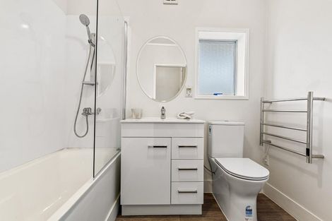 Photo of property in 17 Malmo Place, Massey, Auckland, 0614