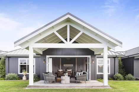 Photo of property in 90 Bushlake Way, Kingseat, Papakura, 2580