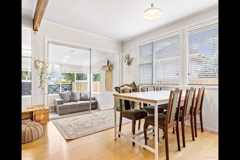 Photo of property in 37b Cobham Crescent, Kelston, Auckland, 0602