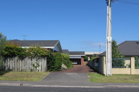 Photo of property in 2/2 County Road, Torbay, Auckland, 0630