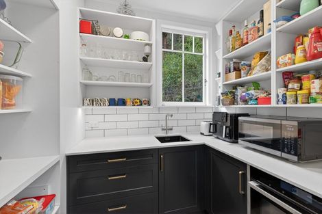Photo of property in 21 Richmond Avenue, Nelson South, Nelson, 7010