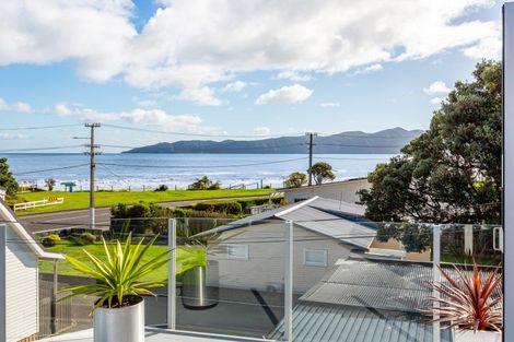 Photo of property in 56 Wharemauku Road, Raumati Beach, Paraparaumu, 5032