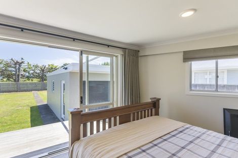 Photo of property in 77 Gray Avenue, Paraparaumu Beach, Paraparaumu, 5032