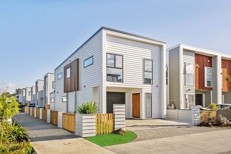 Photo of property in 27 Lili Chen Way, Mangere Bridge, Auckland, 2022