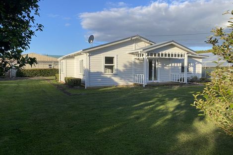Photo of property in 36 Taupaki Road, Taupaki, Henderson, 0782