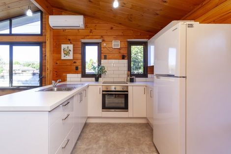 Photo of property in 6 Park Avenue, Waikanae, 5036