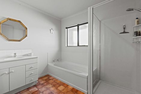 Photo of property in 4 Cubitt Street, Blenheim, 7201
