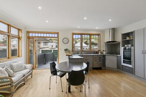 Photo of property in 255 The Parade, Island Bay, Wellington, 6023