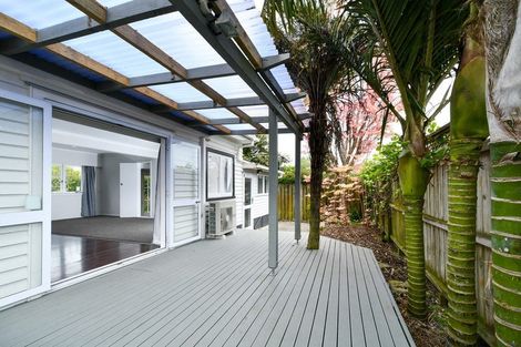 Photo of property in 1 River Road, Te Atatu Peninsula, Auckland, 0610