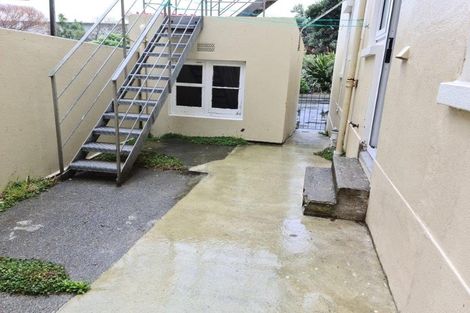 Photo of property in Fountain Court, 16/48u Oriental Parade, Oriental Bay, Wellington, 6011