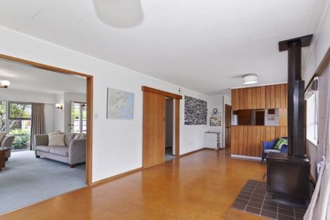 Photo of property in 39 Harbour View Road, Point Wells, 0986