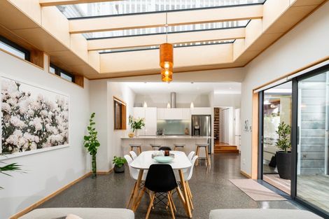 Photo of property in 35 Queen Street, Mount Victoria, Wellington, 6011