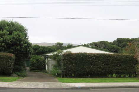 Photo of property in 28 Ngaio Road, Waikanae, 5036