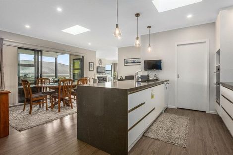 Photo of property in 12 Canary Way, Whitby, Porirua, 5024
