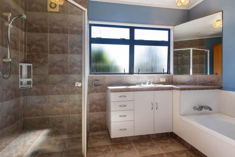 Photo of property in 5 Seaview Road, Cable Bay, 0420