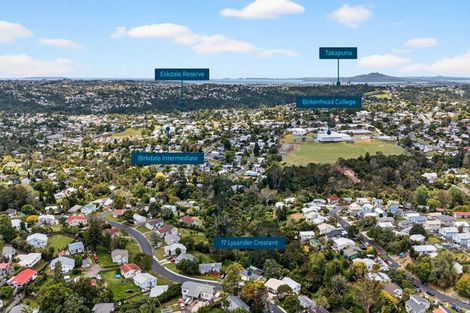 Photo of property in 17 Lysander Crescent, Beach Haven, Auckland, 0626
