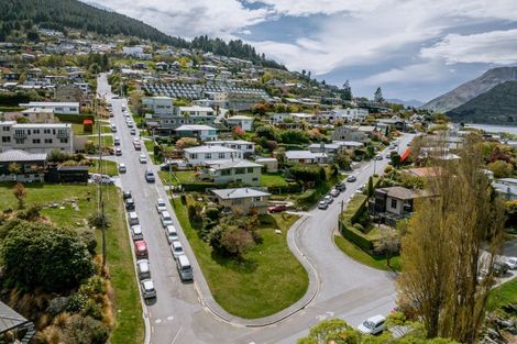 Photo of property in 1 Suburb Street, Queenstown, 9300