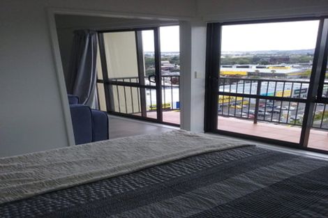 Photo of property in 13h/18 Ronwood Avenue, Manukau, Auckland, 2104