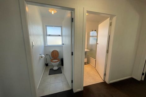 Photo of property in 1 Totara Terrace, Inglewood, 4330