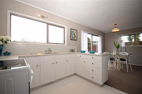 Photo of property in 1a/3 Amberley Avenue, Te Atatu South, Auckland, 0610
