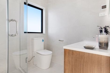 Photo of property in 15 Locket Road, Glenfield, Auckland, 0629