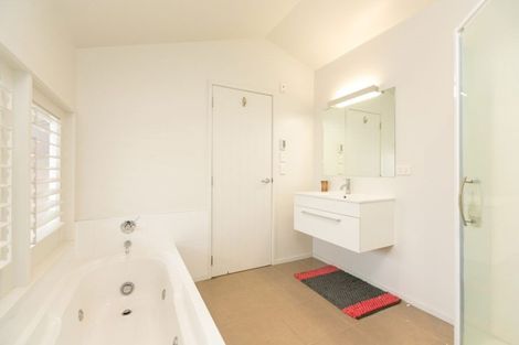 Photo of property in 2/2 Buller Street, New Plymouth, 4310