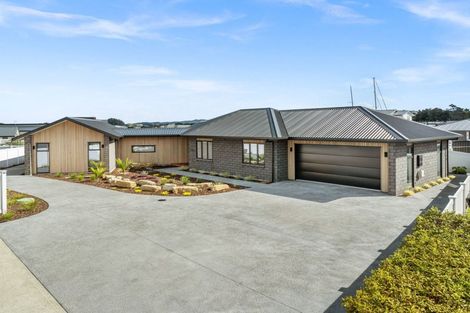 Photo of property in 49 Stace Hopper Drive, One Tree Point, 0118