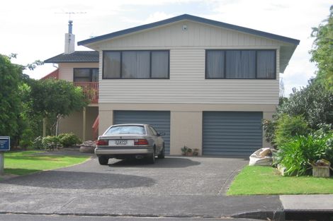 Photo of property in 13 Mcbreen Avenue, Northcote, Auckland, 0627