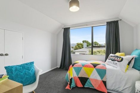 Photo of property in 22 Elizabeth Street, Moera, Lower Hutt, 5010