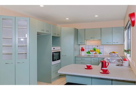 Photo of property in 115 Arran Road, Browns Bay, Auckland, 0630
