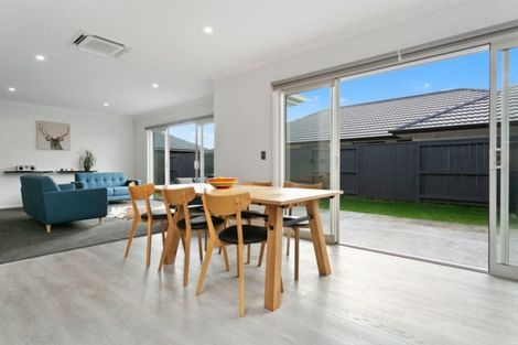 Photo of property in 8 Richards Street, Cambridge, 3434