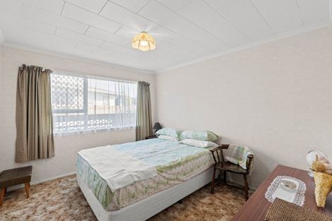 Photo of property in 4 Poplar Grove, Whalers Gate, New Plymouth, 4310