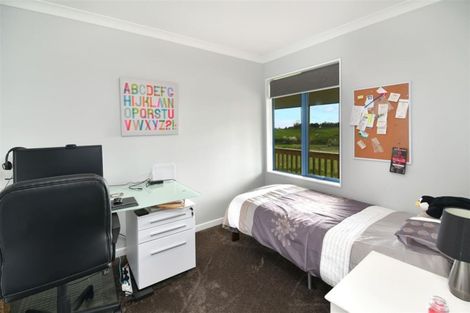 Photo of property in 141 Mangakura Road, Helensville, 0875