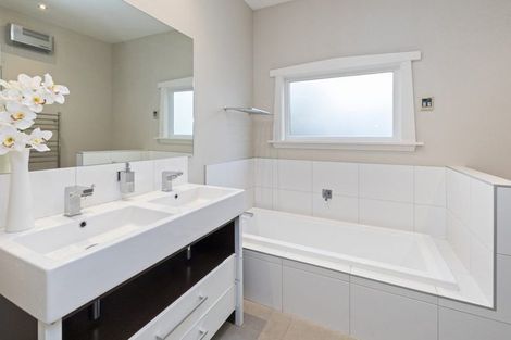 Photo of property in 128 Rutland Street, St Albans, Christchurch, 8052