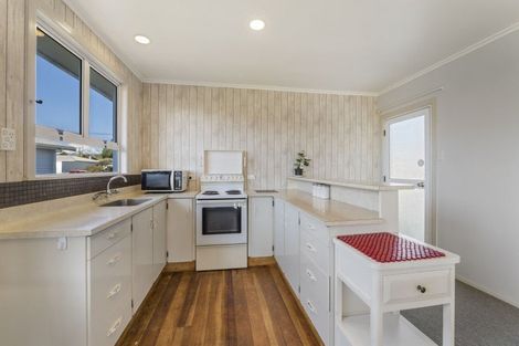 Photo of property in 8 Buckland Place, Spotswood, New Plymouth, 4310