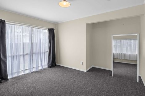 Photo of property in 3 Kirkcaldie Grove, Levin, 5510