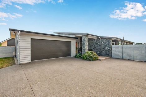Photo of property in 77 Kotuku Drive, Paraparaumu Beach, Paraparaumu, 5032