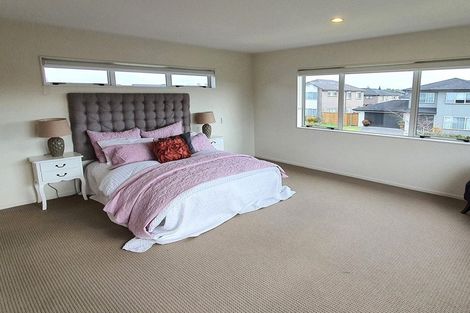 Photo of property in 99 Bayvista Drive, Karaka, Papakura, 2113