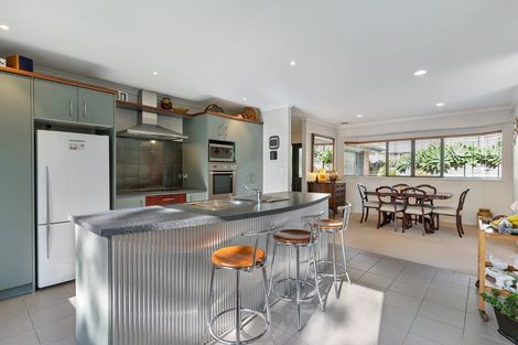 Photo of property in 11 Grovenor Drive, Orewa, 0931