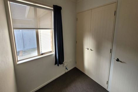 Photo of property in 15 Balmerino Grove, Waikanae, 5036