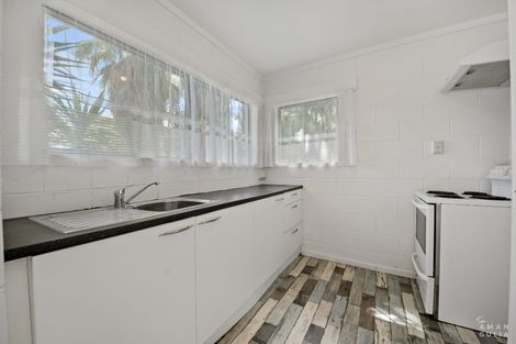 Photo of property in 3 Kathleen Street, Totara Vale, Auckland, 0627