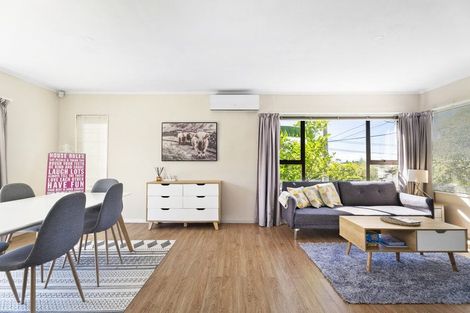 Photo of property in 21 Red Beach Road, Red Beach, 0932