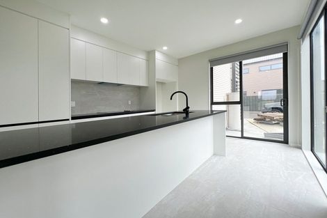 Photo of property in 16 Yellow Pear Lane, Karaka, 2578