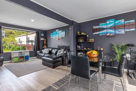 Photo of property in 2/3 School Road, Plimmerton, Porirua, 5026